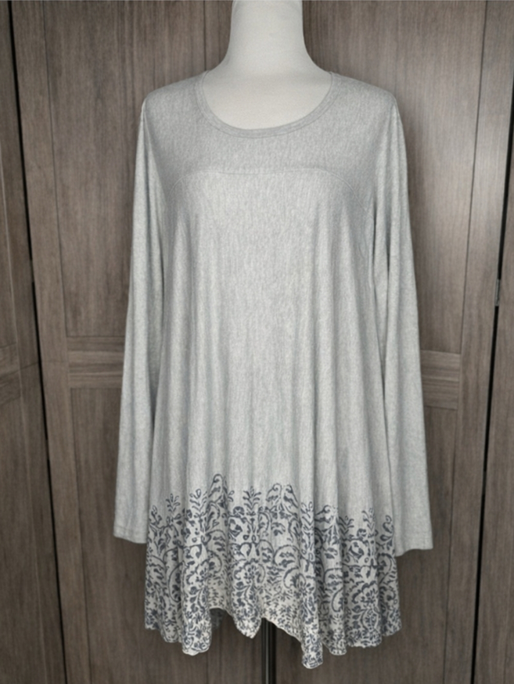 Soma Gray Floral Hem Tunic Top – Size Large New
